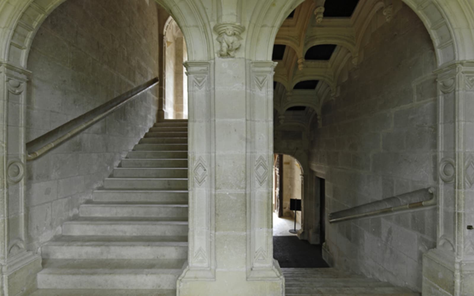 Azay-le-Rideau Castle & Gardens Tickets in Loire Valley - Features | TickYourList