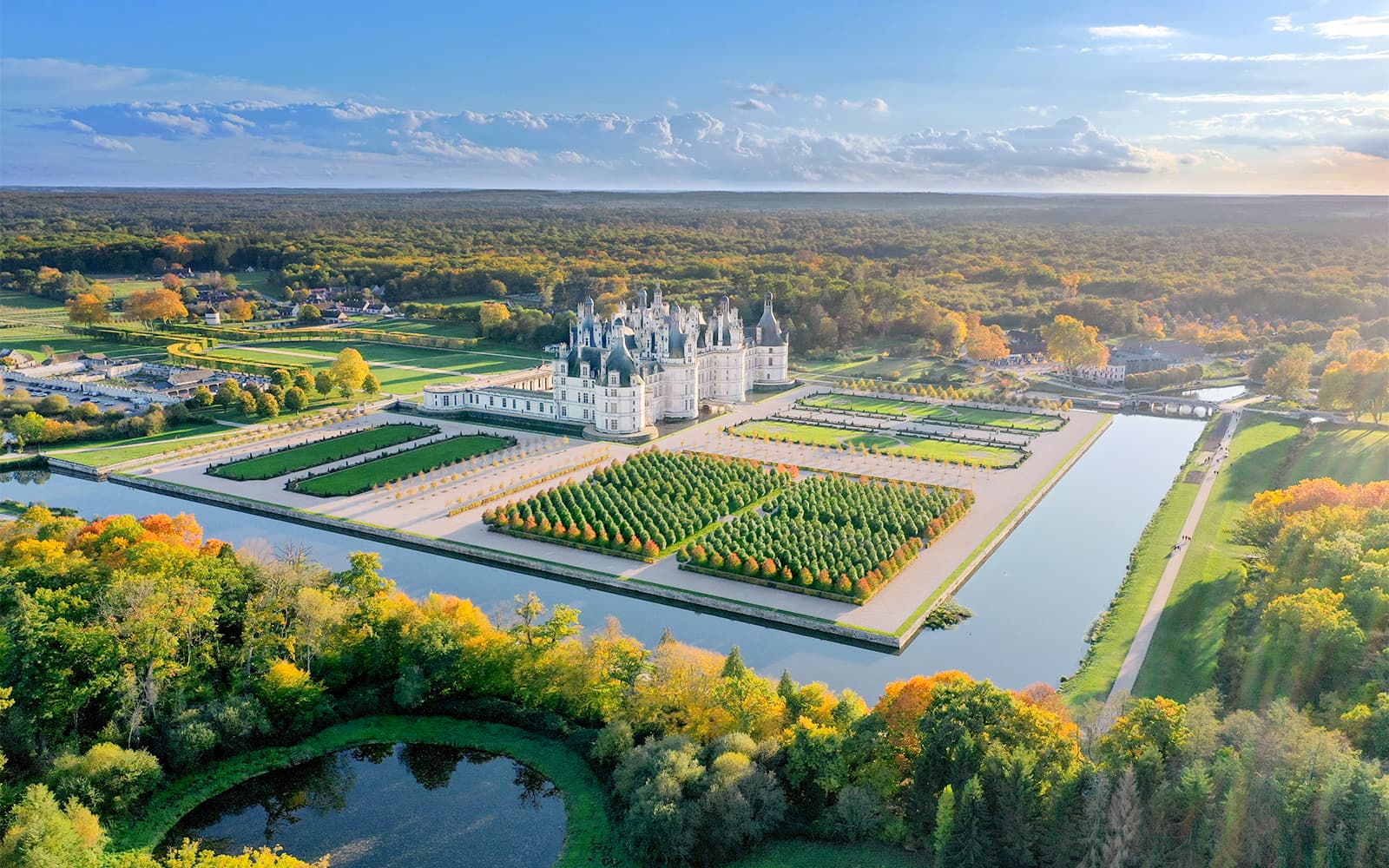From Paris: Chambord, Chenonceau & Cheverny Castle Day Trip