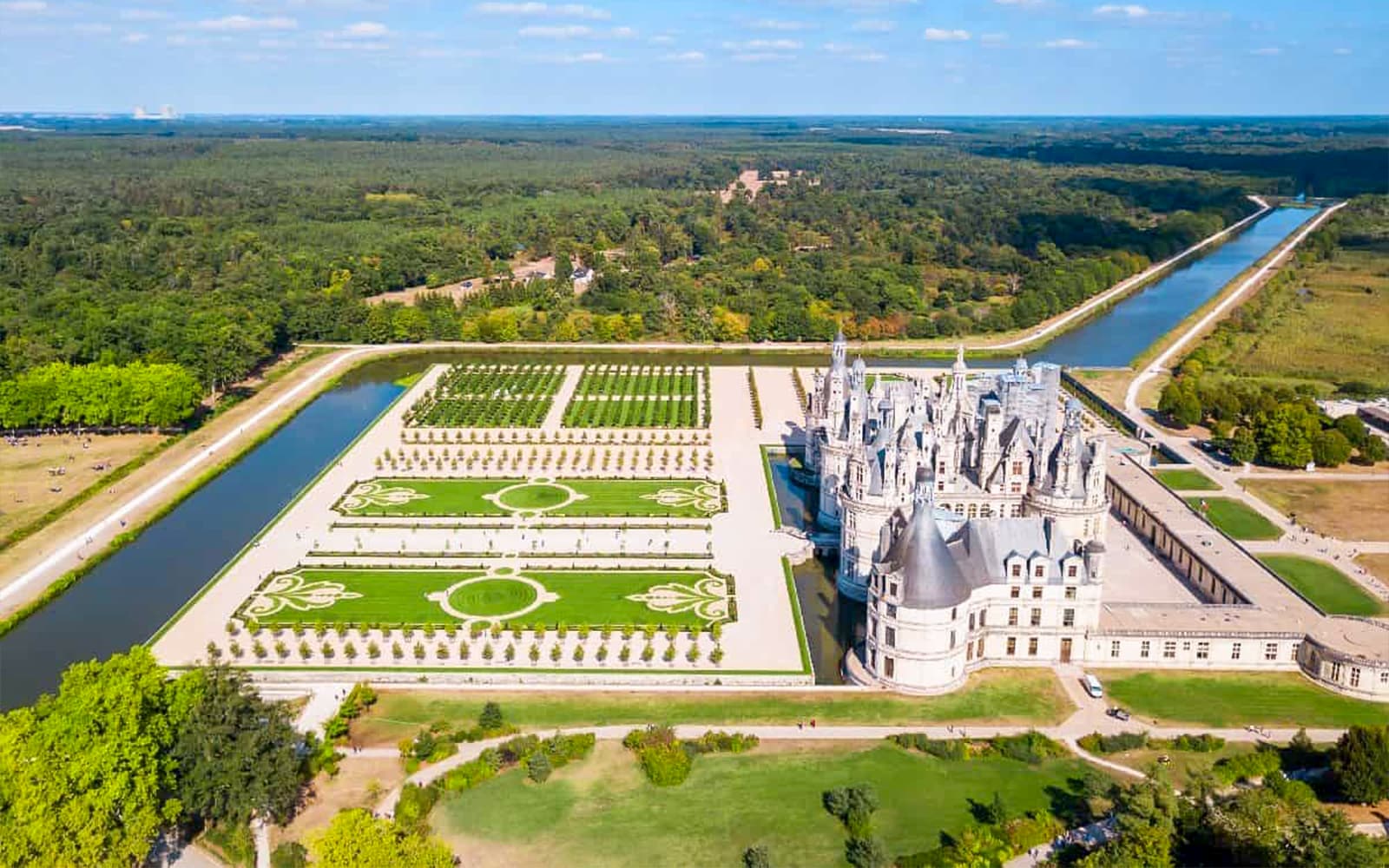 From Paris: Chambord & Chenonceau Guided Tour tickets in Loire Valley - Attractions | TickYourList