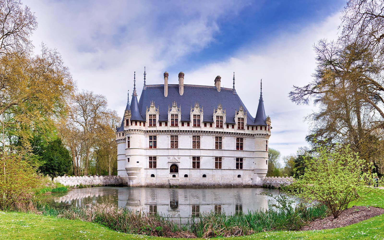 From Tours or Amboise: Villandry & Azay-le-Rideau Guided Tour + Wine tasting tickets in Loire Valley - Attractions | TickYourList