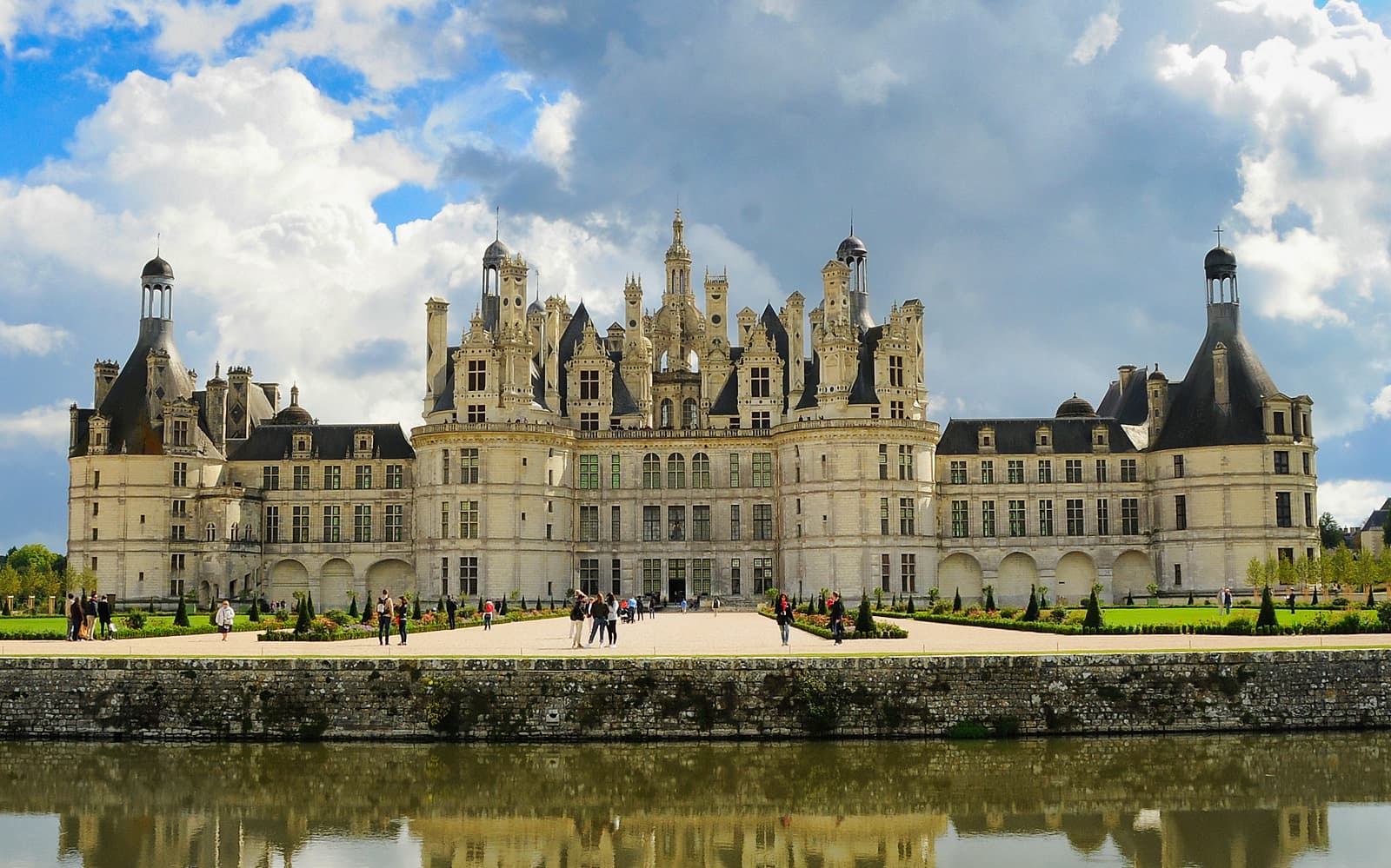 Combo: Chambord + Domaine du Chaumont-sur-Loire + Royal Blois Castle Tickets in Loire Valley - Attractions | TickYourList