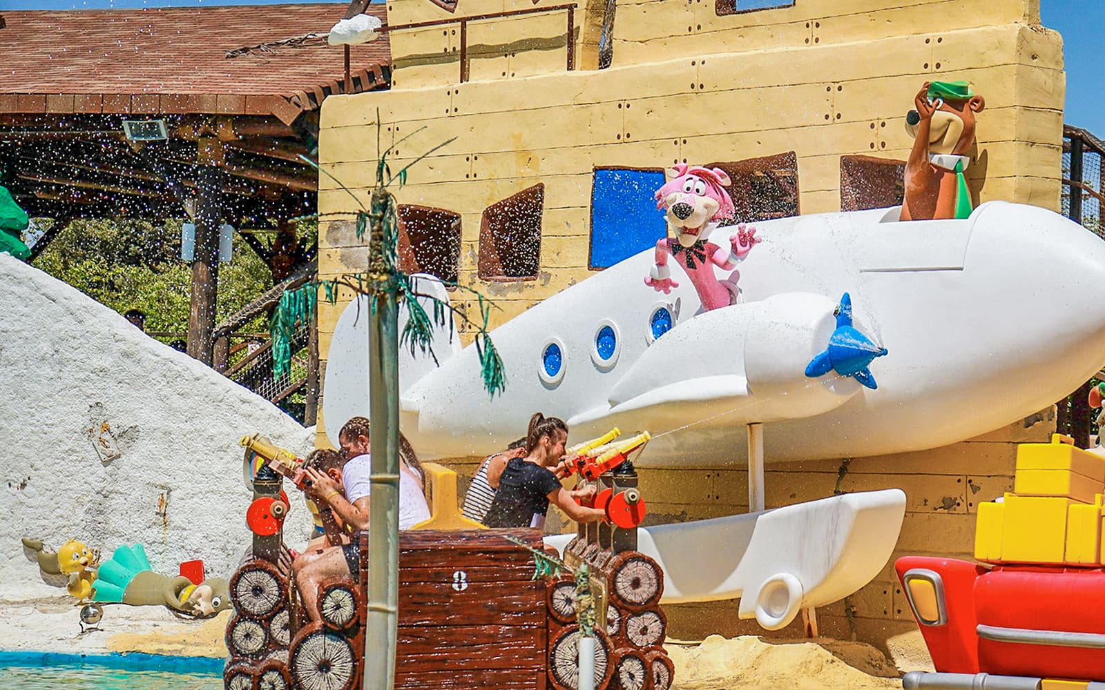 Parque Warner Entry Tickets in Madrid - Features | TickYourList