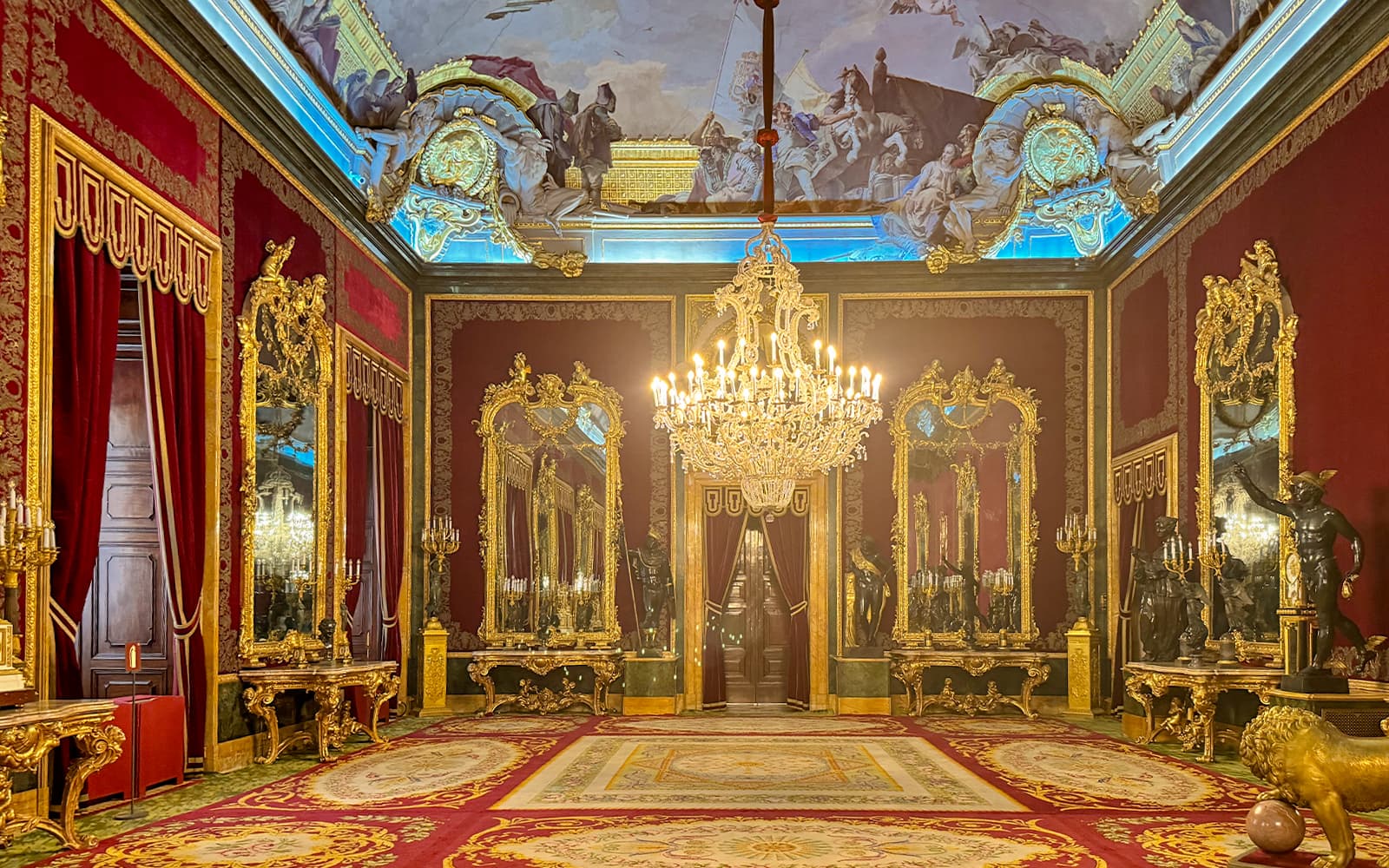 Royal Palace of Madrid Skip-the-Line Guided Tour tickets in Madrid - Features | TickYourList