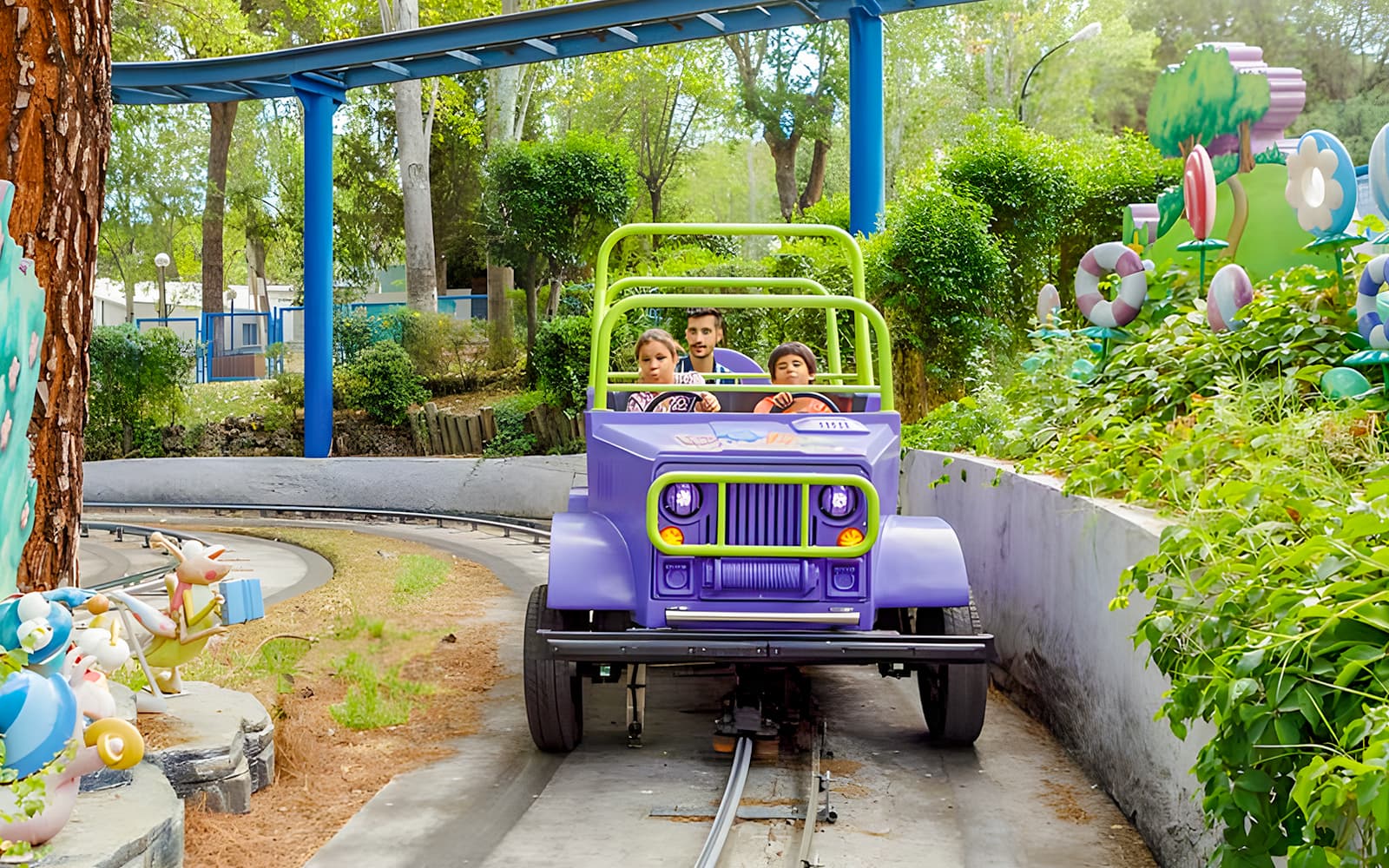 Combo (Save 4%): Parque Warner + Parque de Atracciones Skip-the-Line Tickets in Madrid - Features | TickYourList