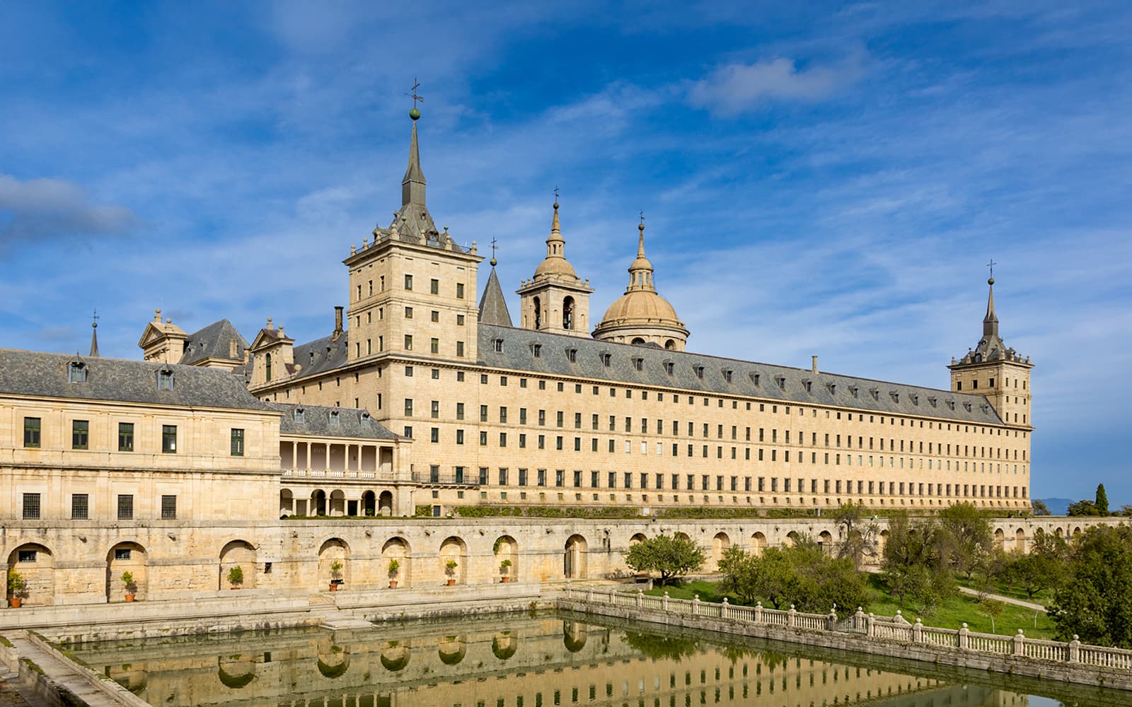 El Escorial Monastery Skip-the-Line Tickets in Madrid - Features | TickYourList