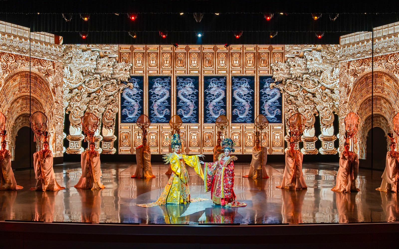 The Colosseum Show Group Offer Tickets – Group of 5 & More in Pattaya - Features | TickYourList