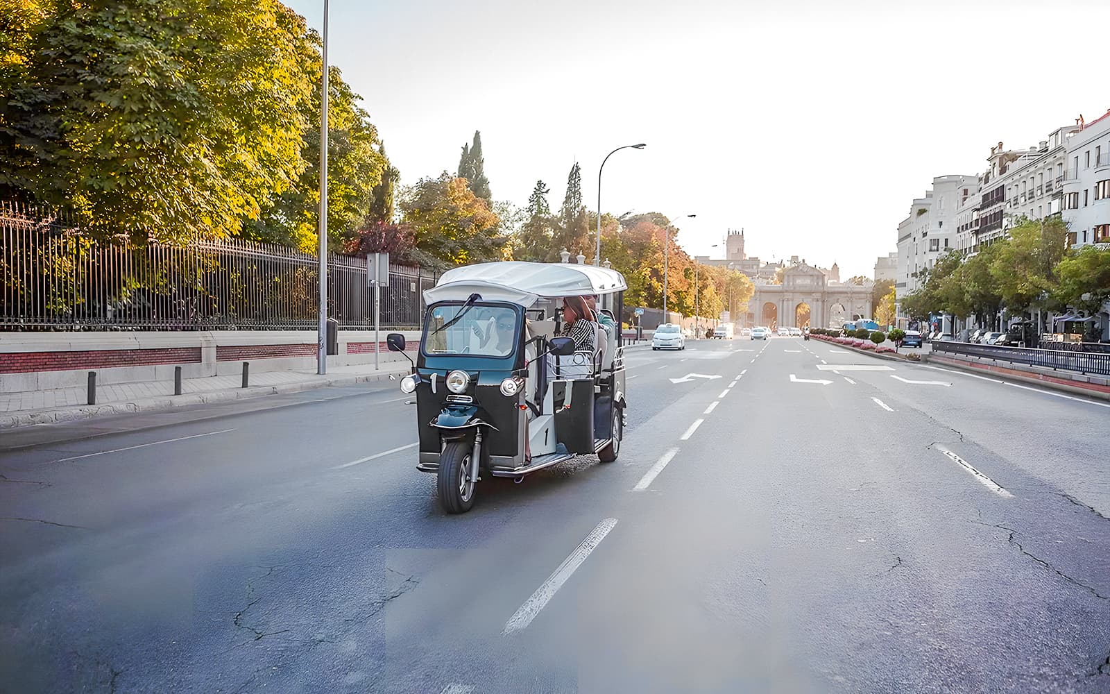 3-hour Expert Madrid Tuk-Tuk Tour