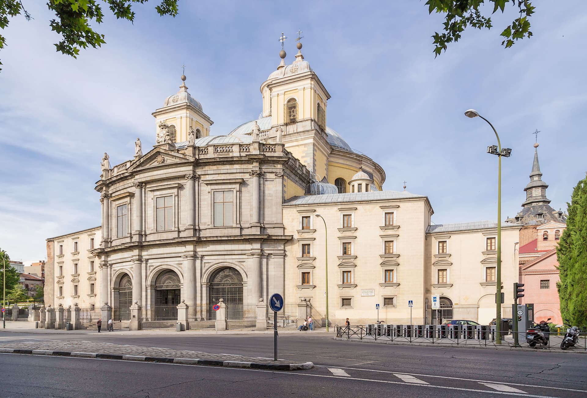3-hour Expert Madrid Tuk-Tuk Tour tickets in Madrid - Features | TickYourList