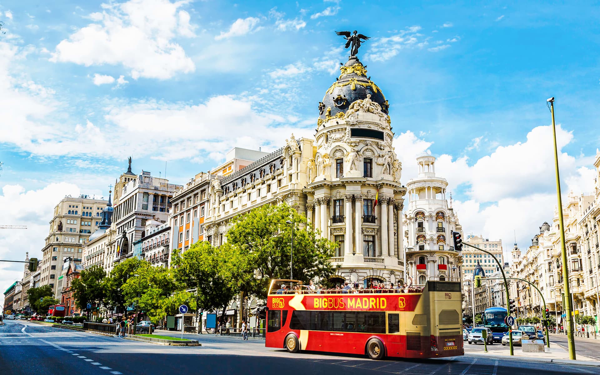 Go City Madrid Explorer Pass: Choose from 15+ Attractions tickets in Madrid - Features | TickYourList