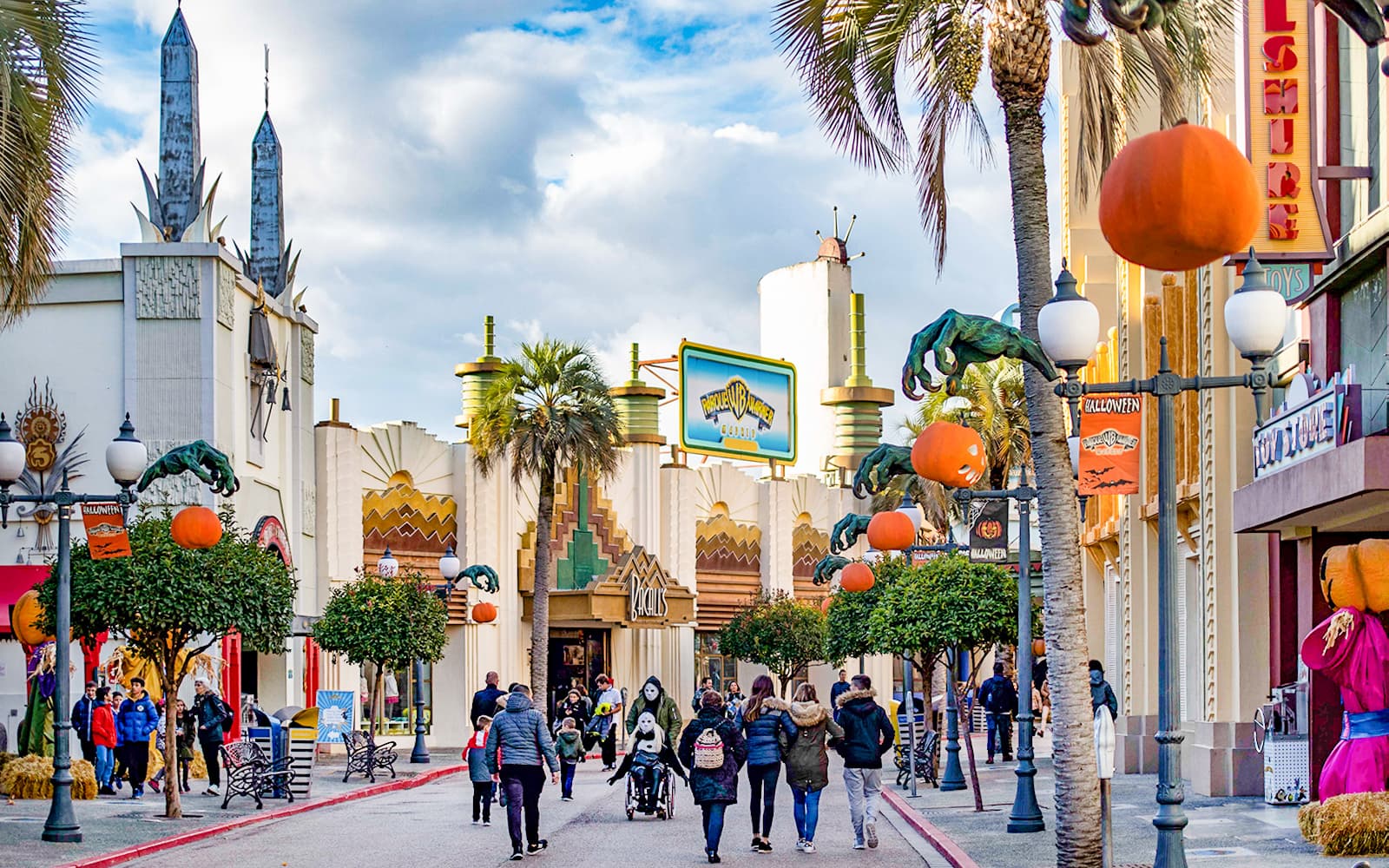 From Madrid: Full-Day Trip to Parque Warner Beach with Round-Trip Transfers tickets in Madrid - Highlights | TickYourList