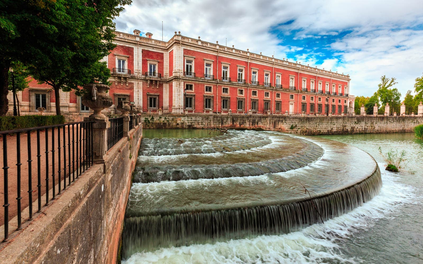 Fast Track Ticket: Royal Palace of Aranjuez in Madrid - Attractions | TickYourList