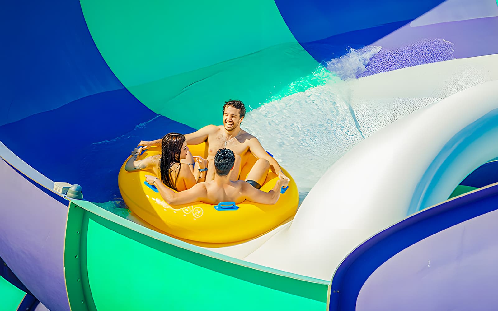 Combo: Parque Warner Tickets + Aquopolis Villanueva de la Cañada in Madrid - Features | TickYourList
