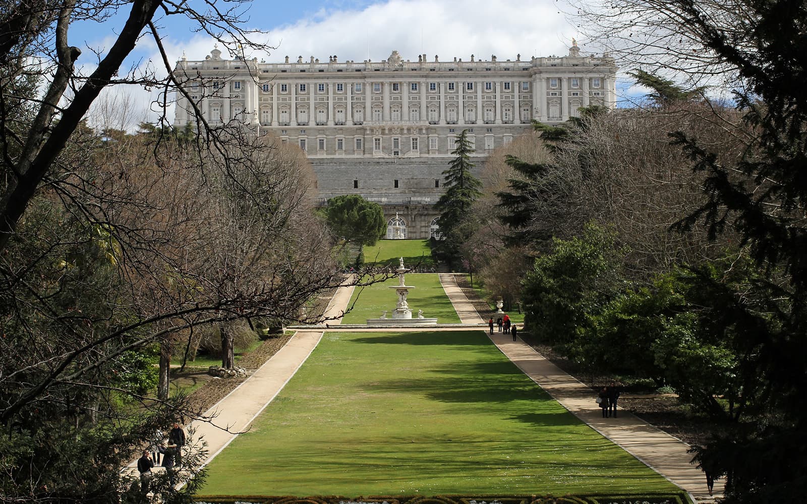 Madrid’s Royal Palace and El Retiro Park Guided Tour tickets in Madrid - Highlights | TickYourList