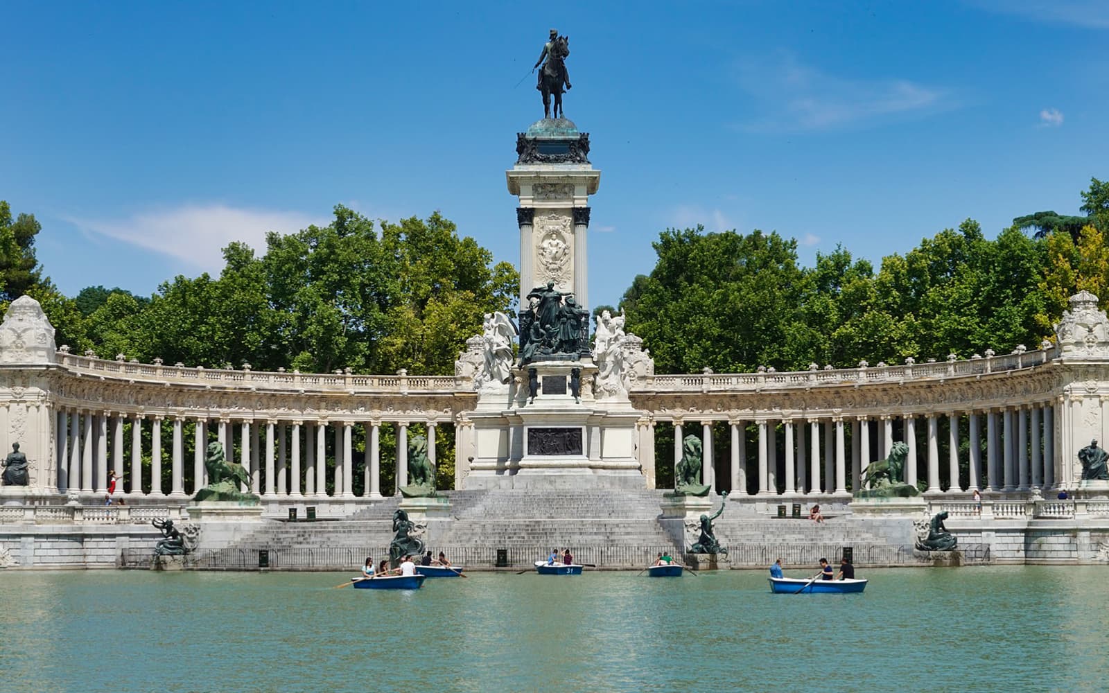 Madrid’s Royal Palace and El Retiro Park Guided Tour tickets in Madrid - Features | TickYourList