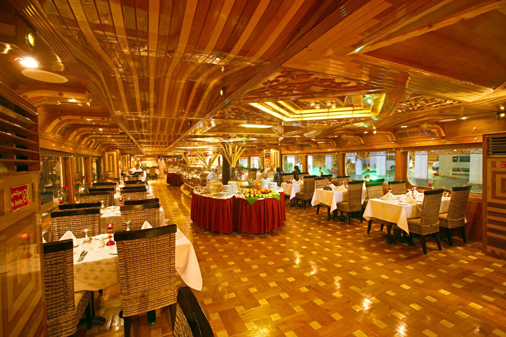 Dhow dinner cruise experience on Dubai Creek