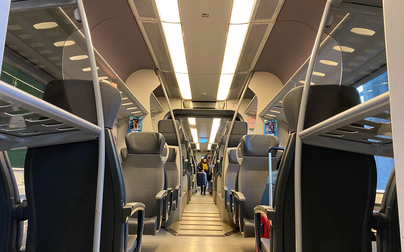 Malpensa Express: One-Way Train Transfers between Malpensa Airport T1/T2 and Central/Cadorna Station tickets in Milan - Activities | TickYourList