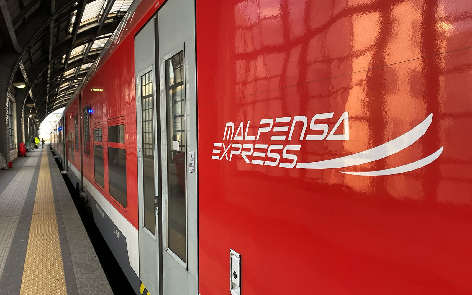 Malpensa Express: One-Way Train Transfers between Malpensa Airport T1/T2 and Central/Cadorna Station tickets in Milan - Features | TickYourList