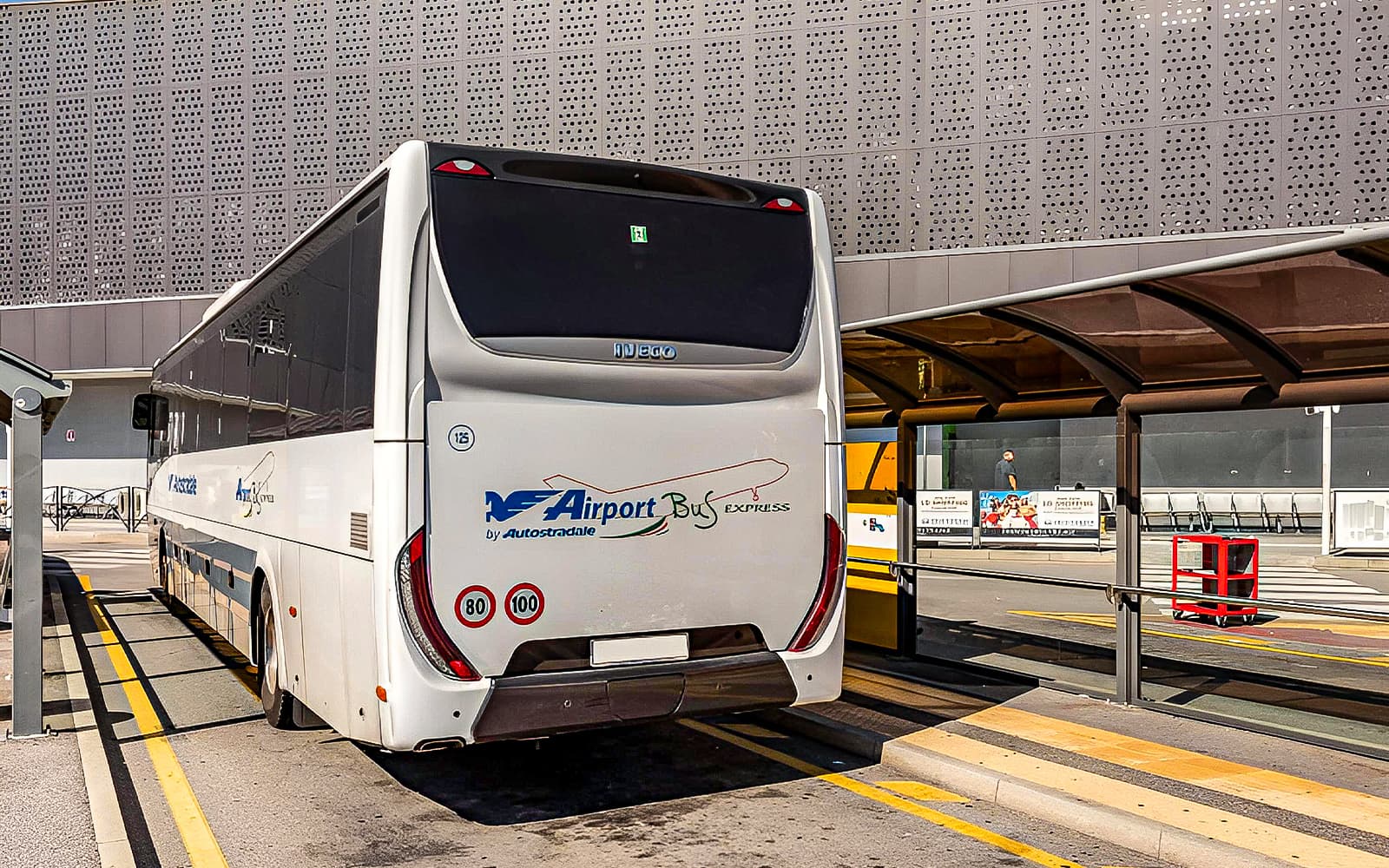 Bus Transfers: Milan Malpensa Airport to/from Milan Center by Autostradale tickets in Milan - Full Experience | TickYourList