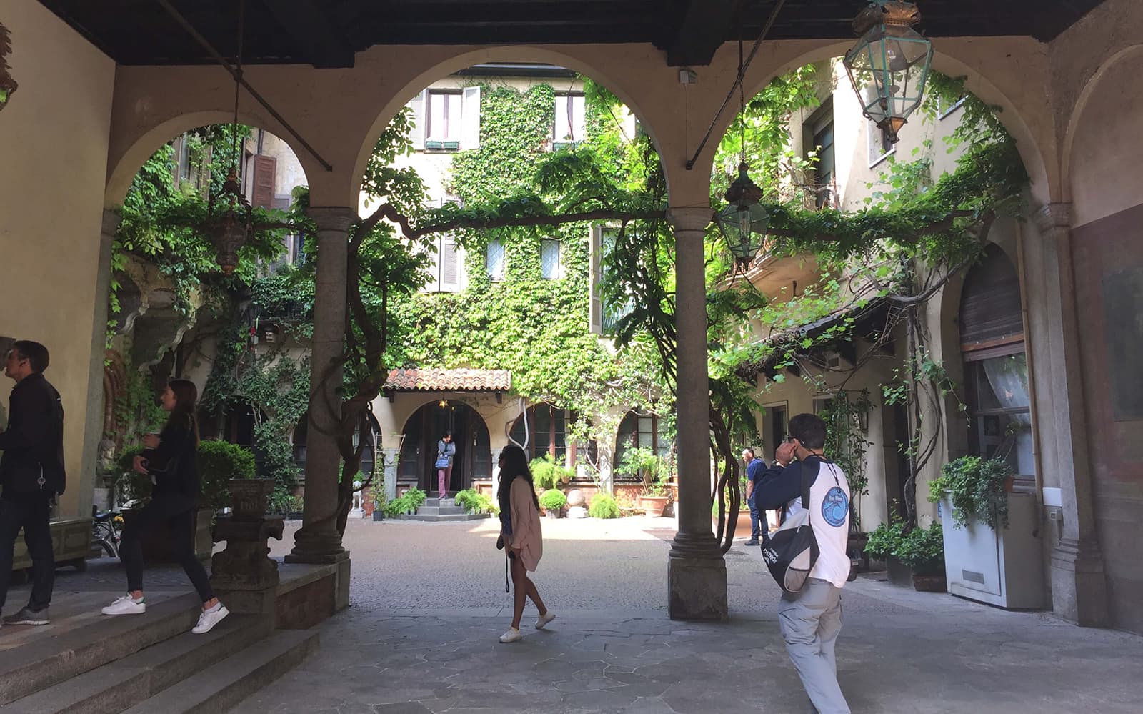 Milan Full Day Guided Tour with Leonardo's Vineyard & Duomo Access tickets in Milan - Features | TickYourList