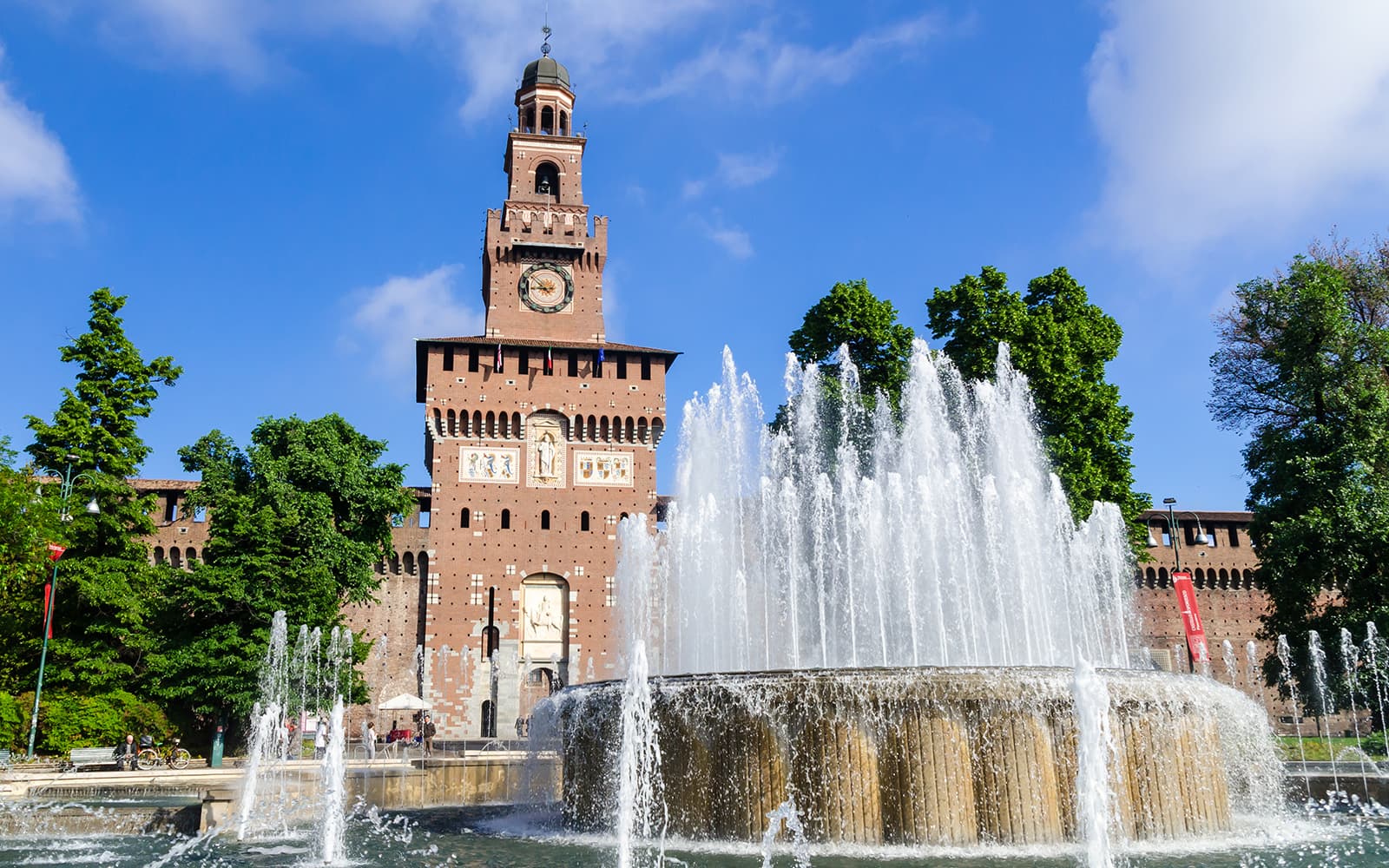 Exclusive Access and Guided Tour of the Battlements Walkway of the Sforza Castle