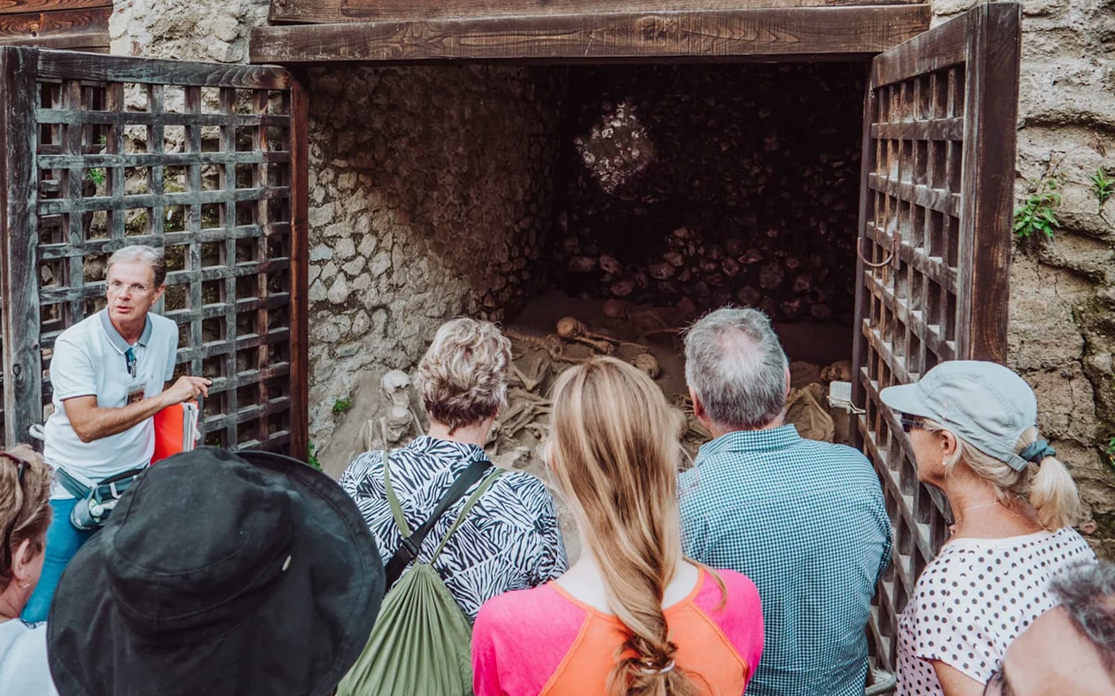 Herculaneum Skip-the-Line Guided Tour with an Archaeologist tickets in Naples - Features | TickYourList