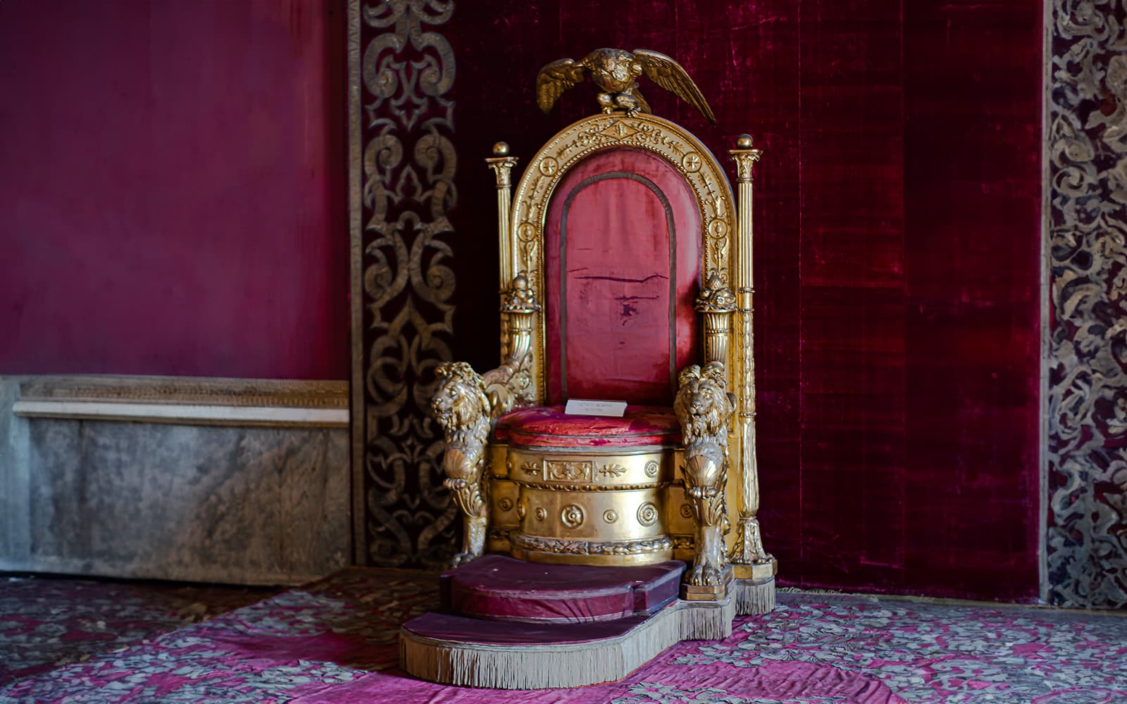 Royal Palace of Naples Skip-the-Line Tickets with Digital Audio Guide in Naples - Features | TickYourList