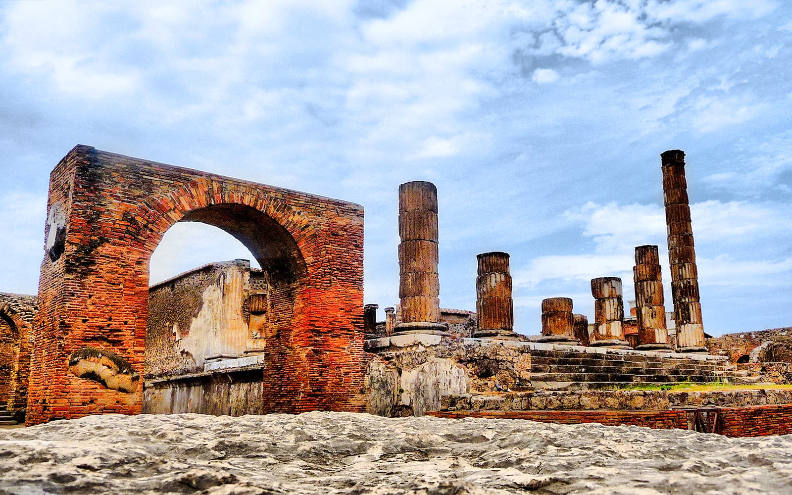 From Naples: Pompeii Guided Tour with Transfers