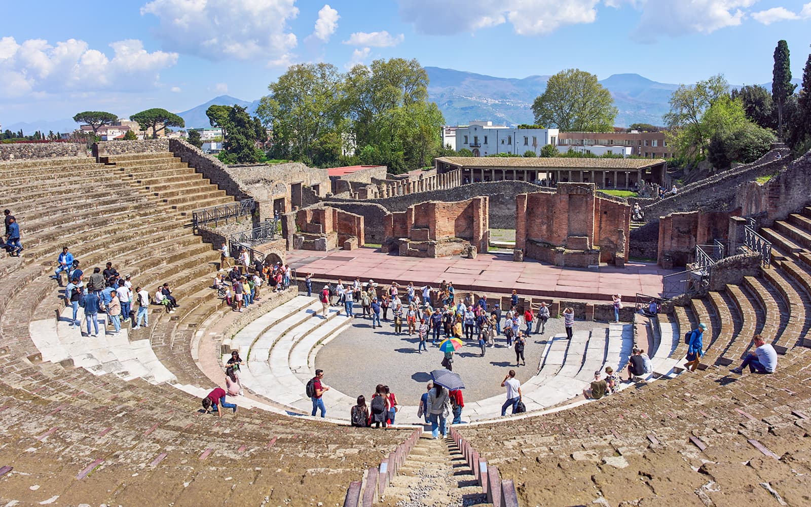 Campania Express One-Way Tickets: Naples to/from Pompeii in Naples - Features | TickYourList
