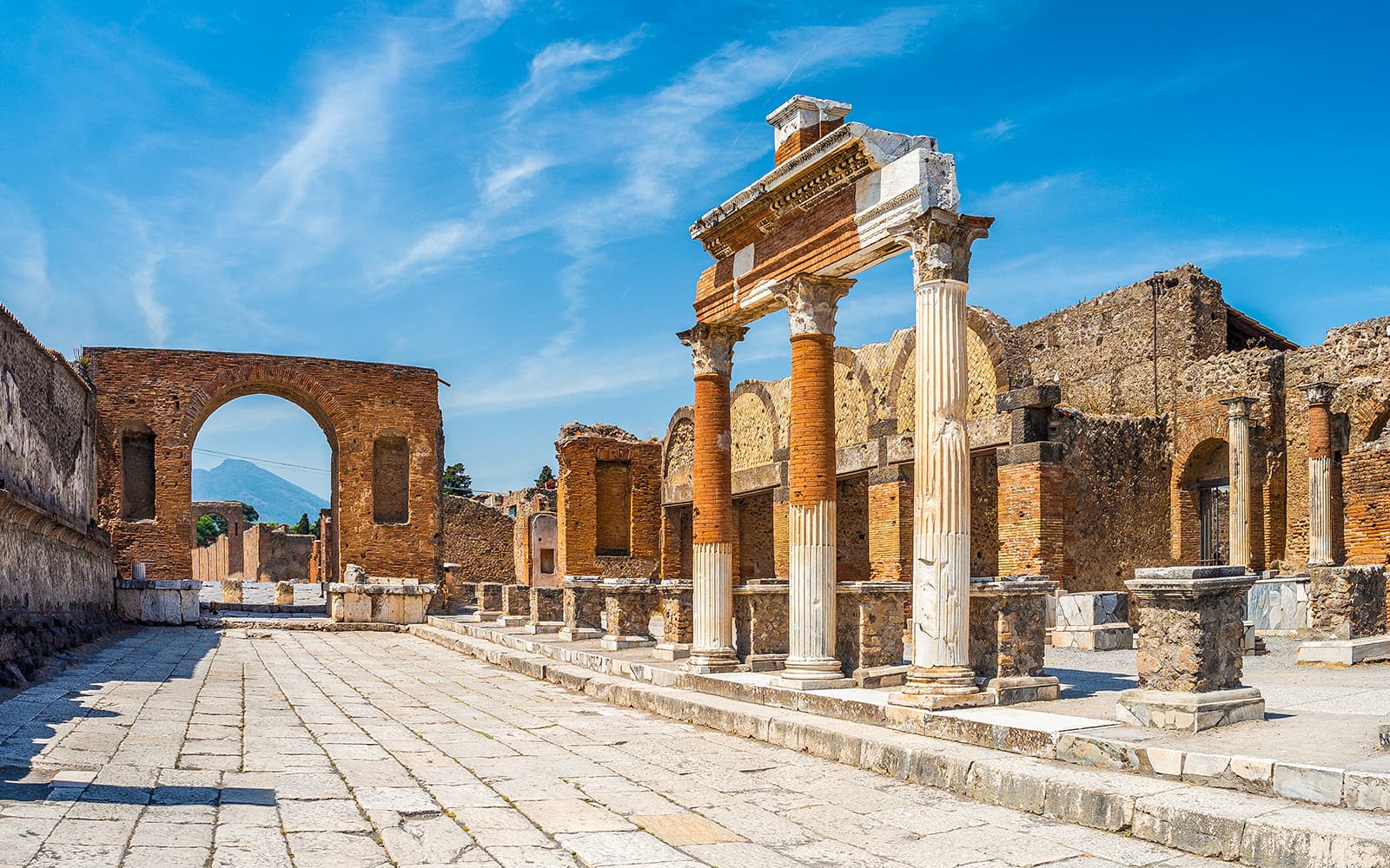 From Naples: Pompeii and Herculaneum Guided Tour with Transfers