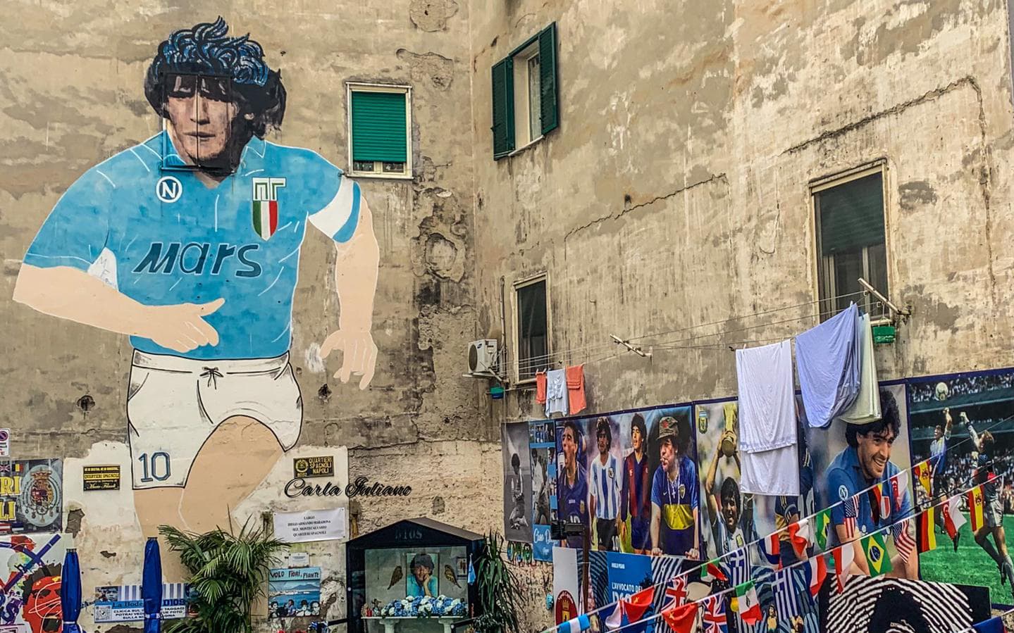 Guided Tour of Naples and The King: Diego Armando Maradona with Optional Via San Gregorio Armeno Tour & Neapolitan Coffee tickets in Naples - Attractions | TickYourList