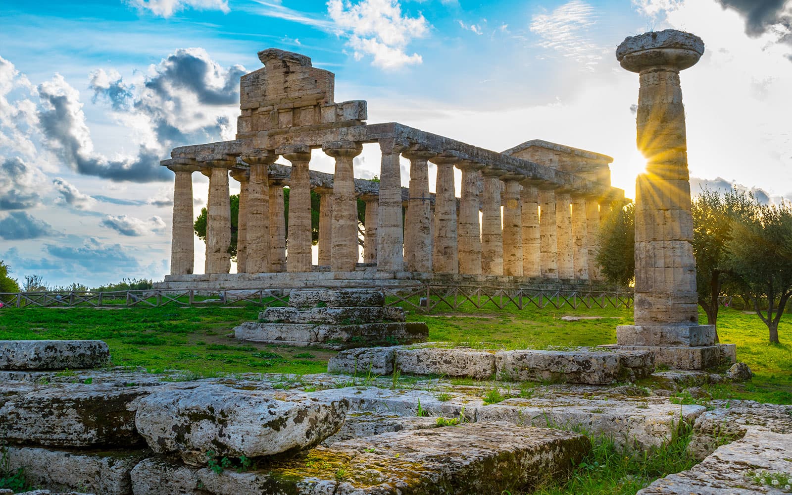 Day Tour of Paestum & Mozzarella Tasting with Transfers from Naples