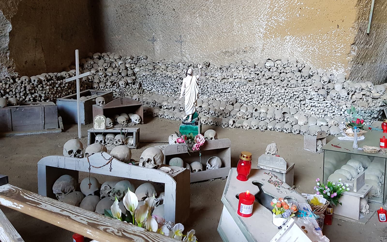 Walking Tour of Rione Sanità and Fontanelle Cemetery tickets in Naples - Features | TickYourList