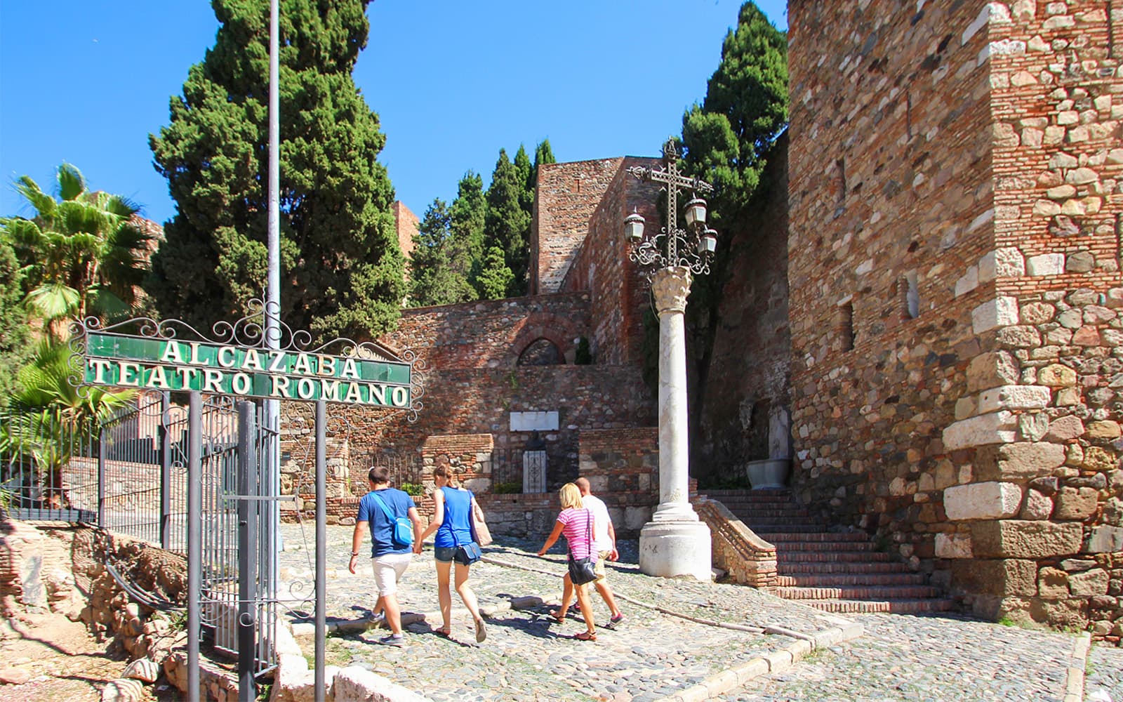 1.5-Hour Walking Tour of Roman Theater & Alcazaba Castle