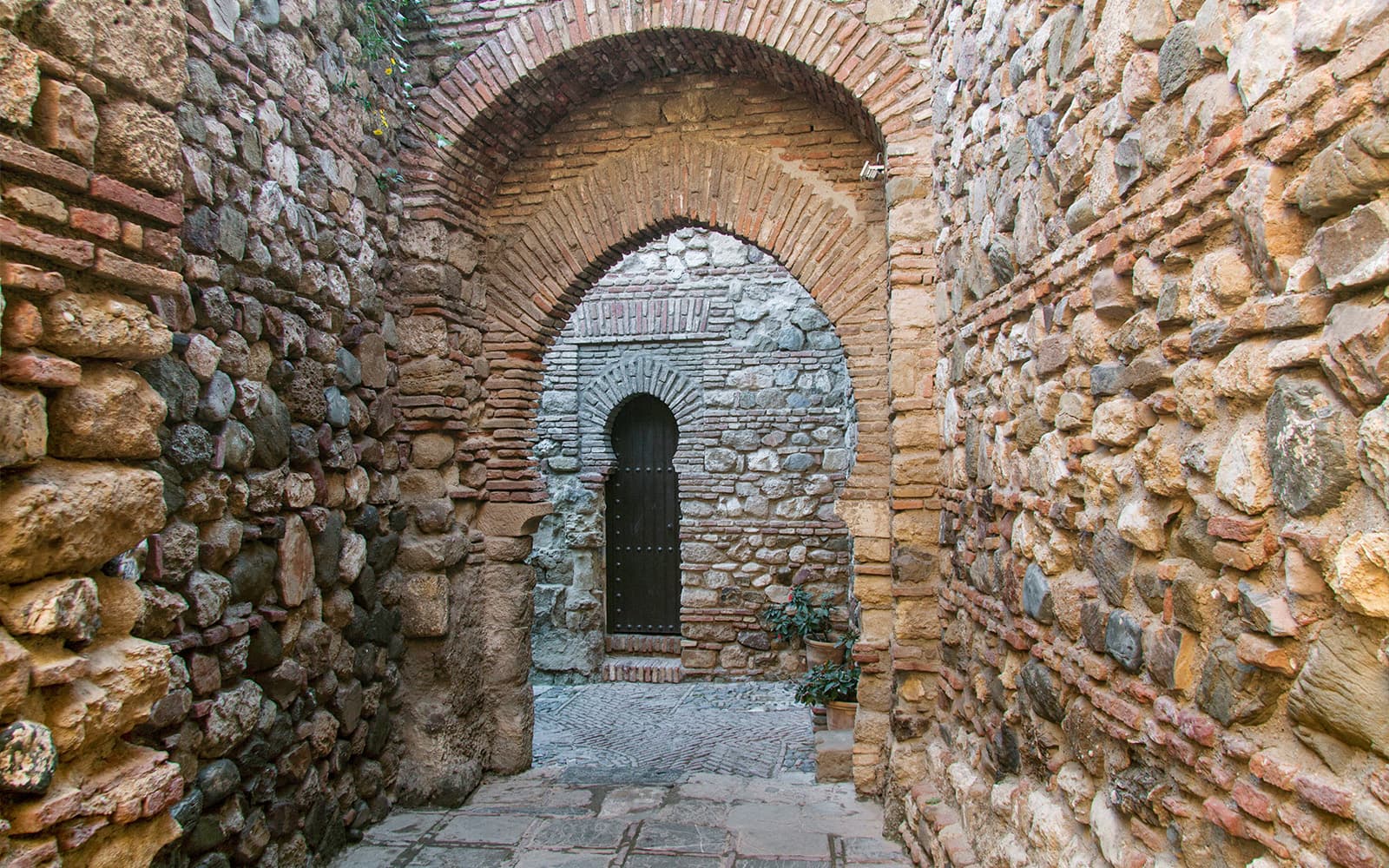 1.5-Hour Walking Tour of Roman Theater & Alcazaba Castle tickets in Malaga - Features | TickYourList