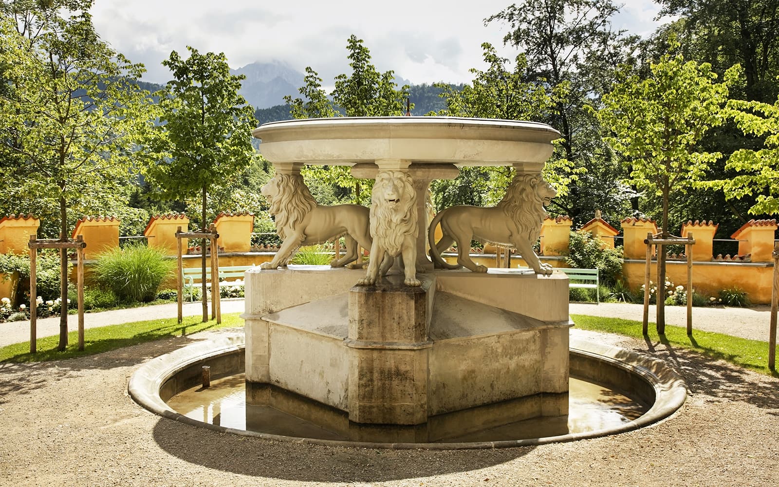 Hohenschwangau Castle Skip-the-Line Tickets with Audio Guide in Munich - Features | TickYourList