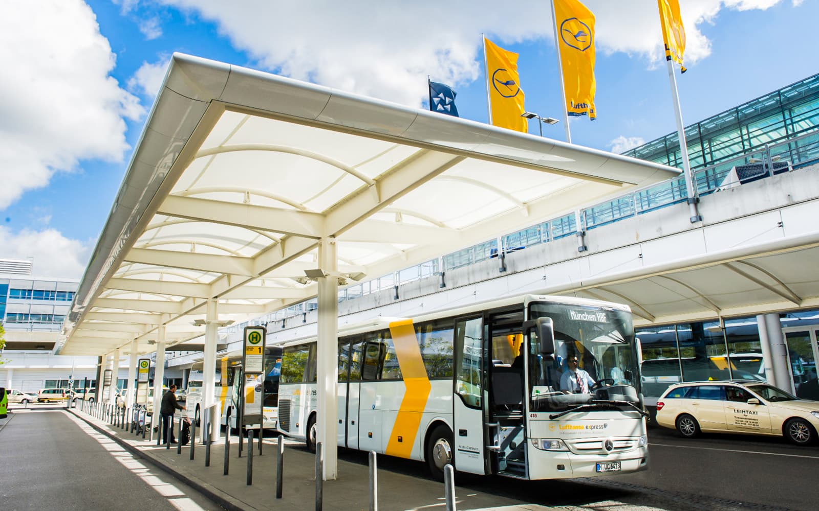Lufthansa Express Bus One-Way Tickets: Munich Airport to/from Munich City in Munich - Attractions | TickYourList