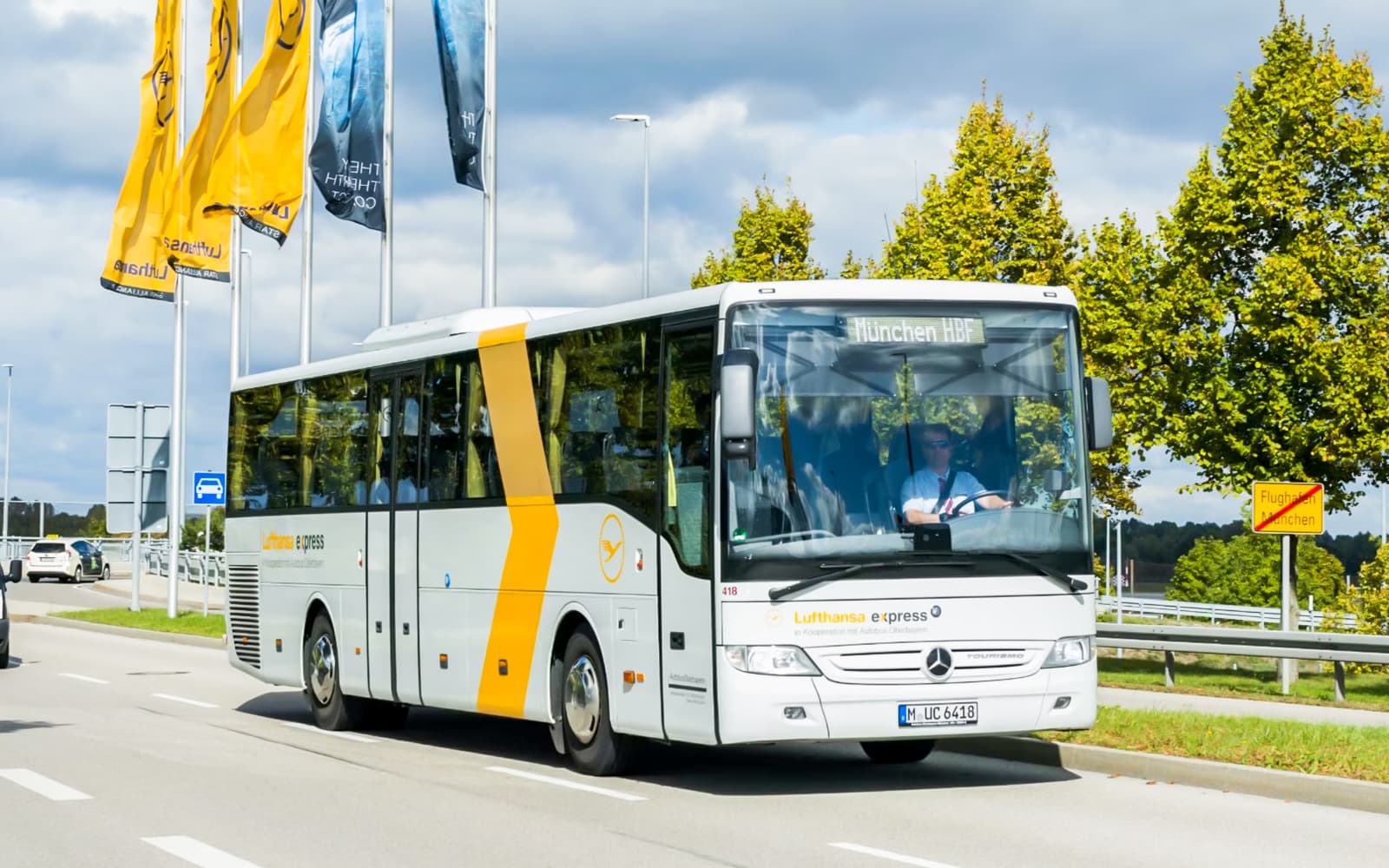 Lufthansa Express Bus Round-Trip Tickets: Munich Airport to/from Munich City in Munich - Attractions | TickYourList