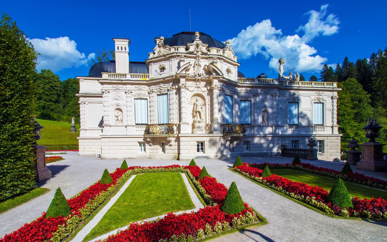 Private Guided Tour of Neuschwanstein & Linderhof Castle Grounds from Munich
