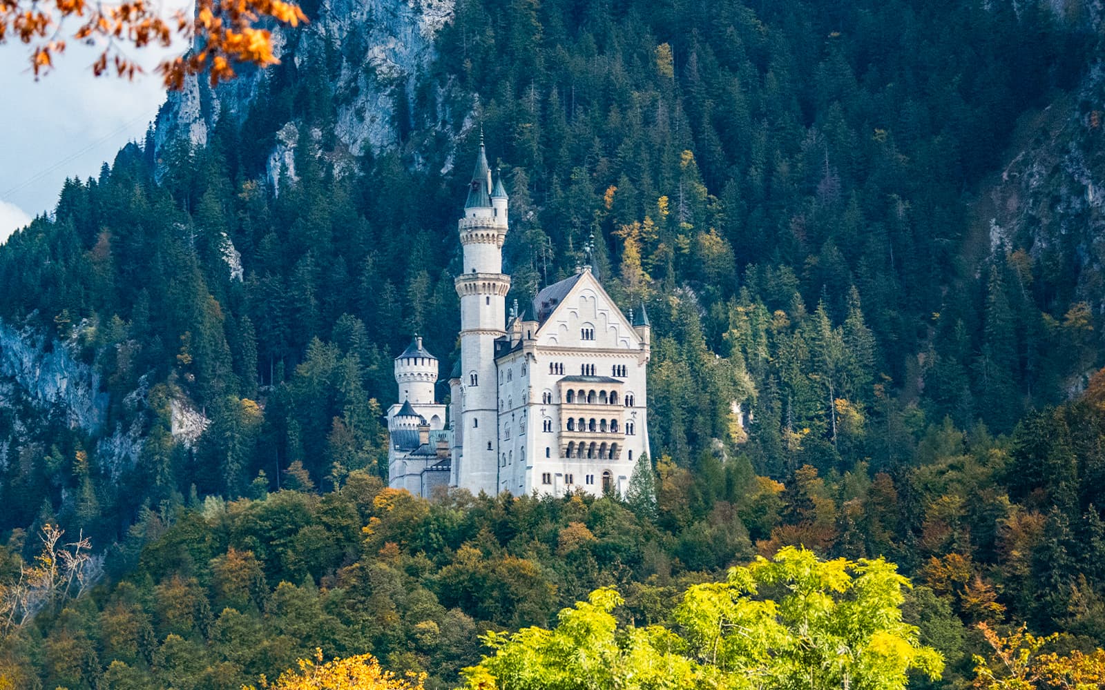 Guided Tour of Neuschwanstein Castle Grounds with Bus/Train Transfers from Munich