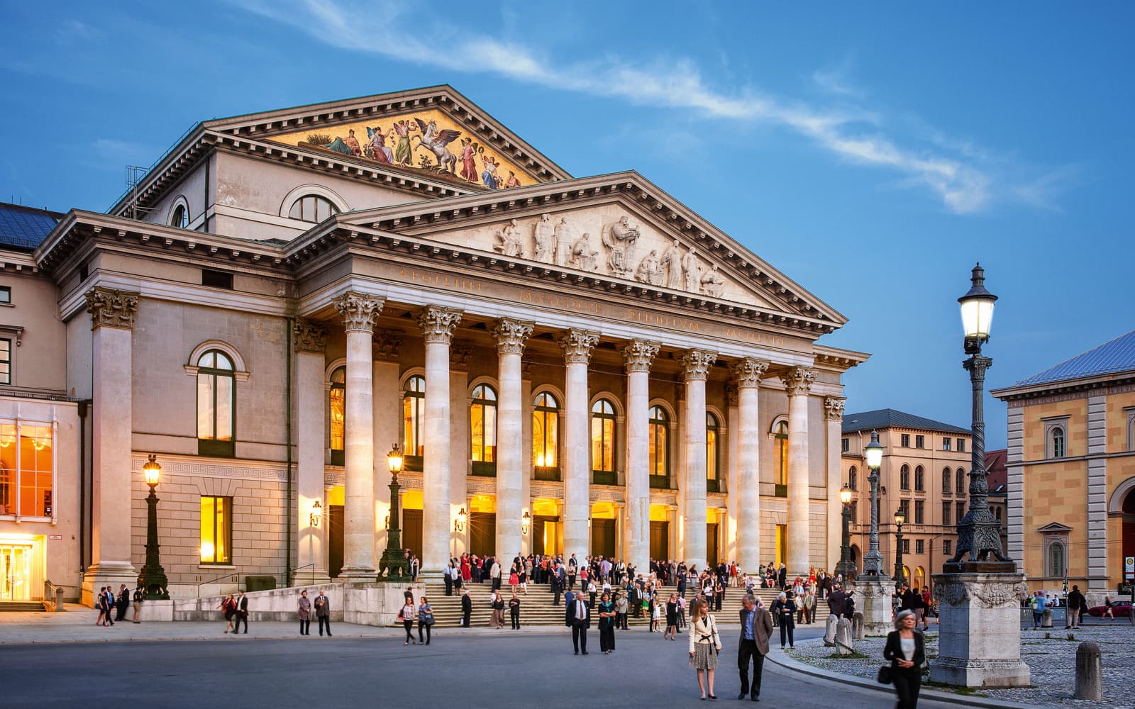 Munich City Walk And English Garden Tour