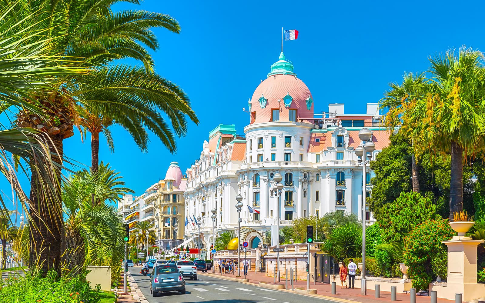 Walking Tour of Nice Through a City Game or Self-Guided Audio Tour of Nice