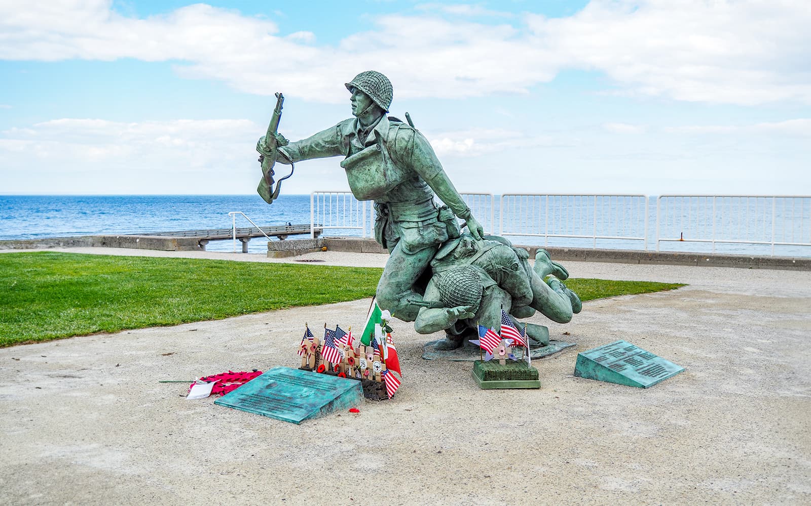 From Paris: Normandy D-Day Beaches Full-Day Guided Tour with Lunch tickets in Normandy - Activities | TickYourList