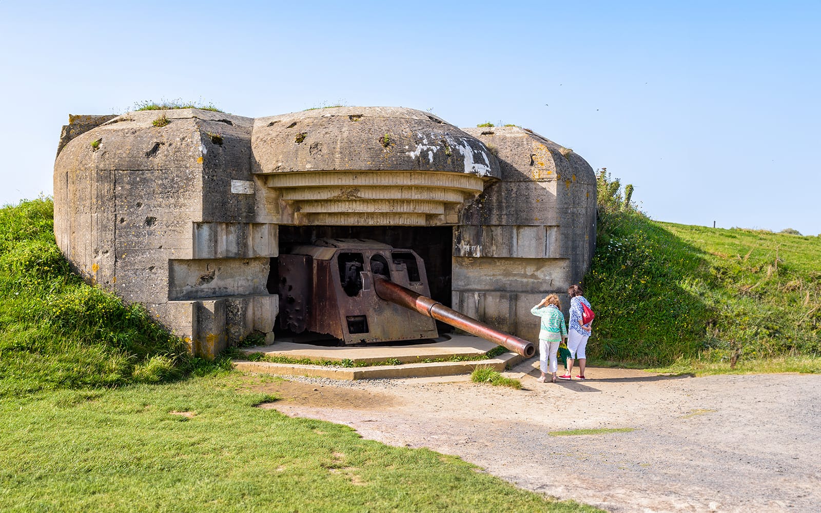 Combo (Save 5%): Napoleon's Tomb & Musée de l'Armée Skip-the-Line Tickets + WWII: Normandy U.S. D-Day Beaches Full Day Trip with Lunch from Paris in Normandy - Highlights | TickYourList