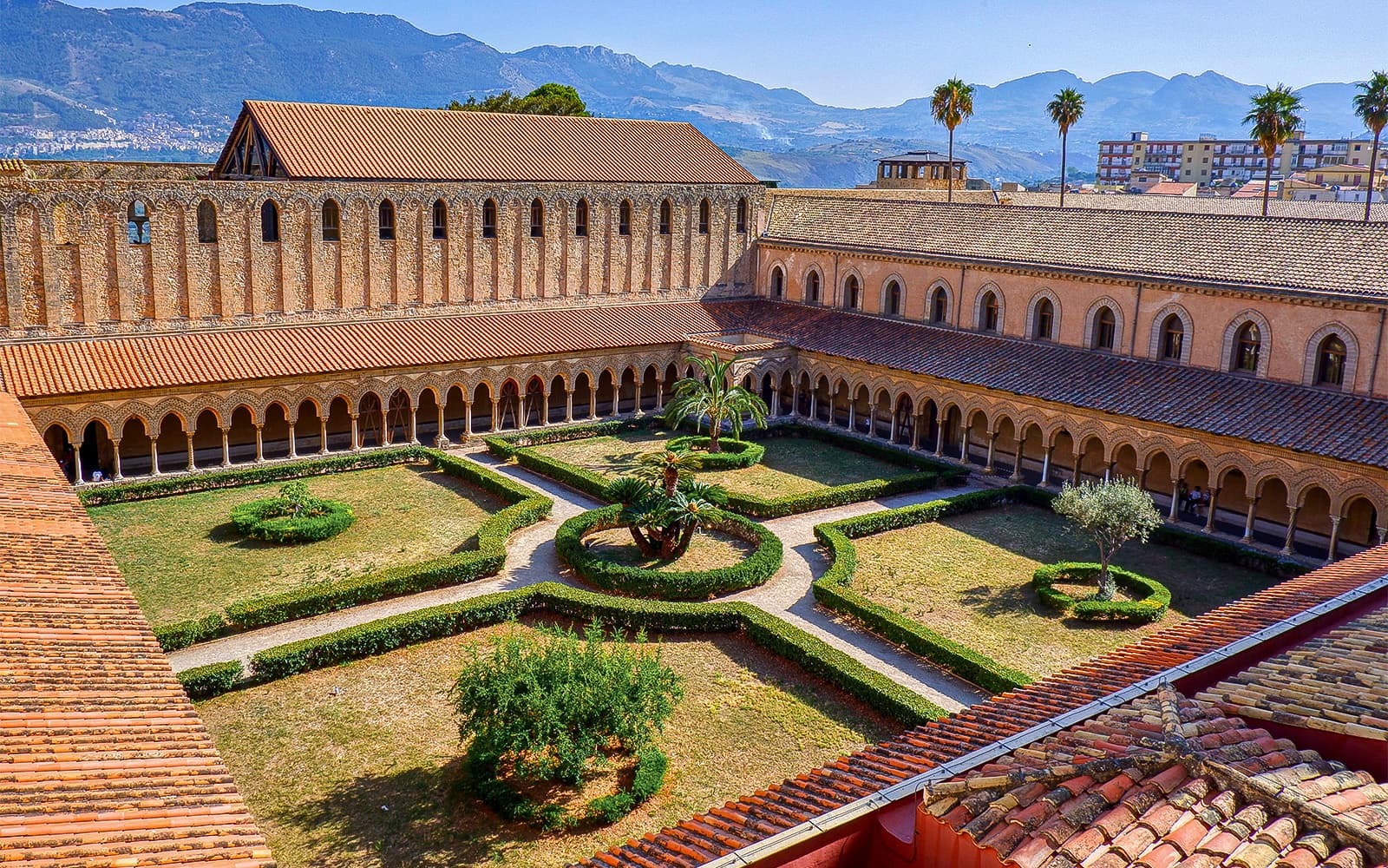Day Tour of Monreale & Cefalù with Round-Trip Transfers from Palermo