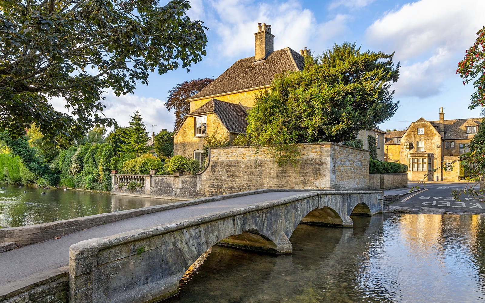 From London: Blenheim Palace, Downton Abbey Village, and Cotswolds Full-Day Trip tickets in Oxford - Features | TickYourList