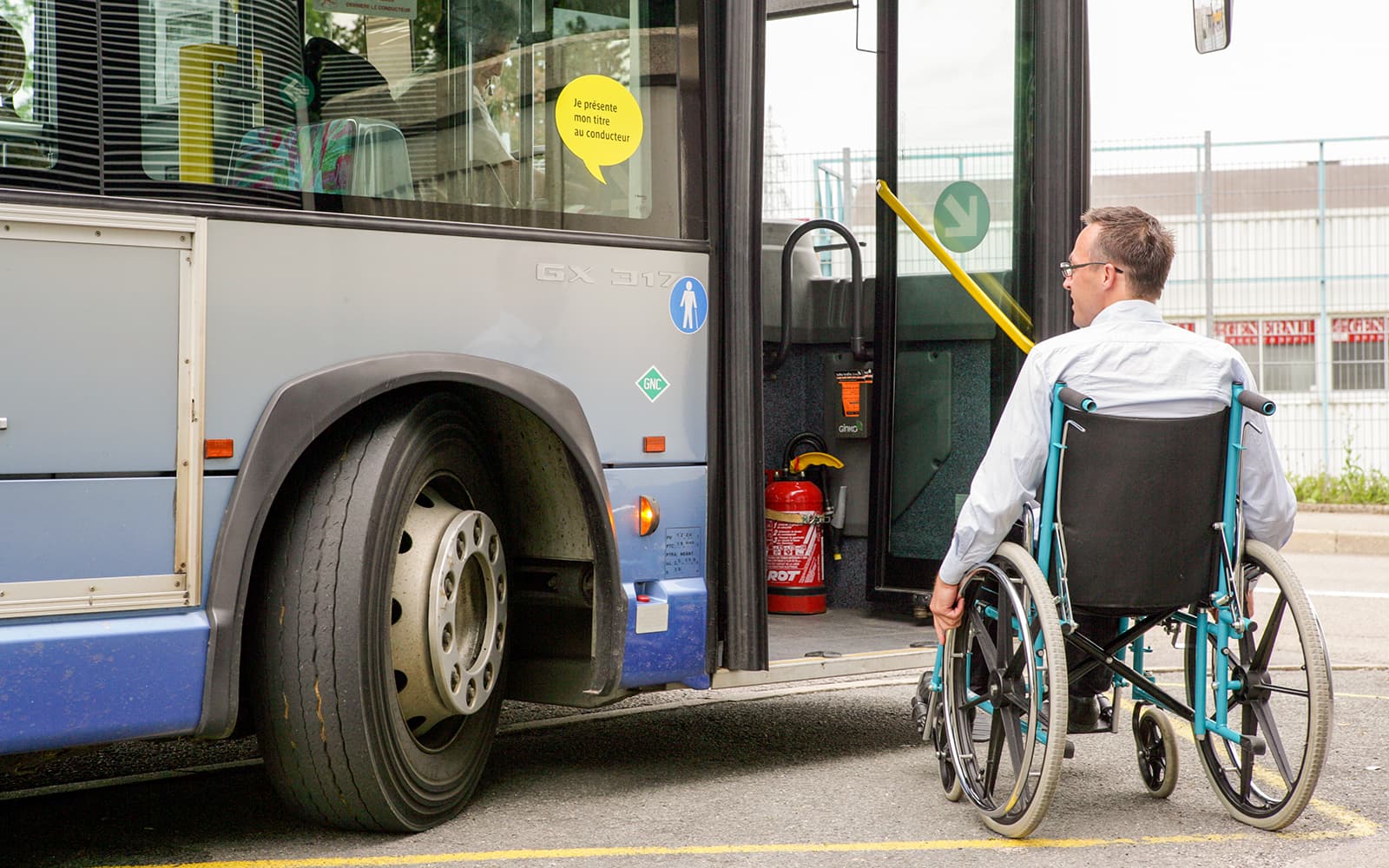 Bus Transfers: London Heathrow Airport to/from Oxford by The Airline tickets in Oxford - Features | TickYourList