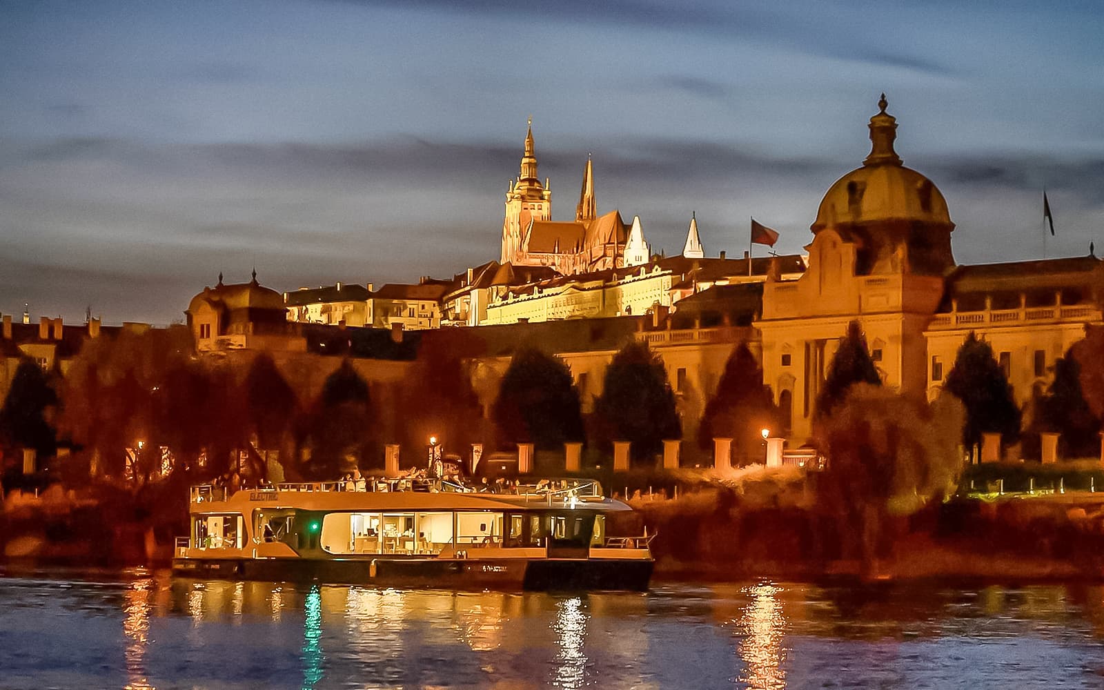 1-Hour Day or Evening Vltava River Sightseeing Cruise