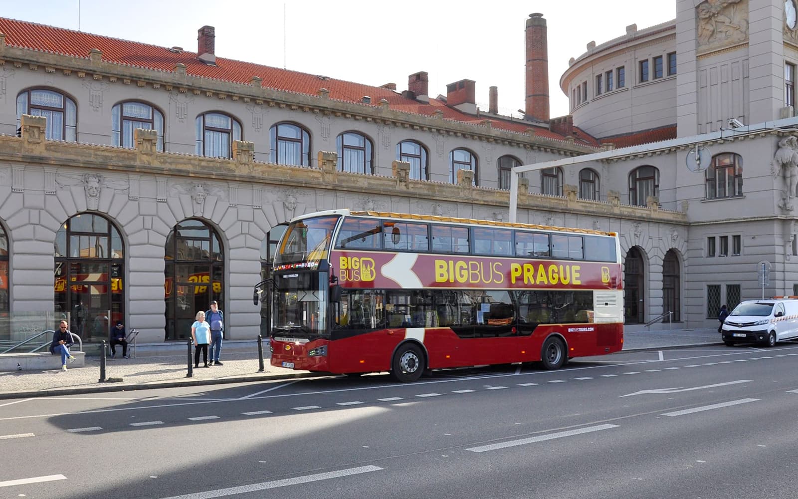 Big Bus: Prague Hop-on Hop-off Bus Tour with Optional Vltava River Cruise
