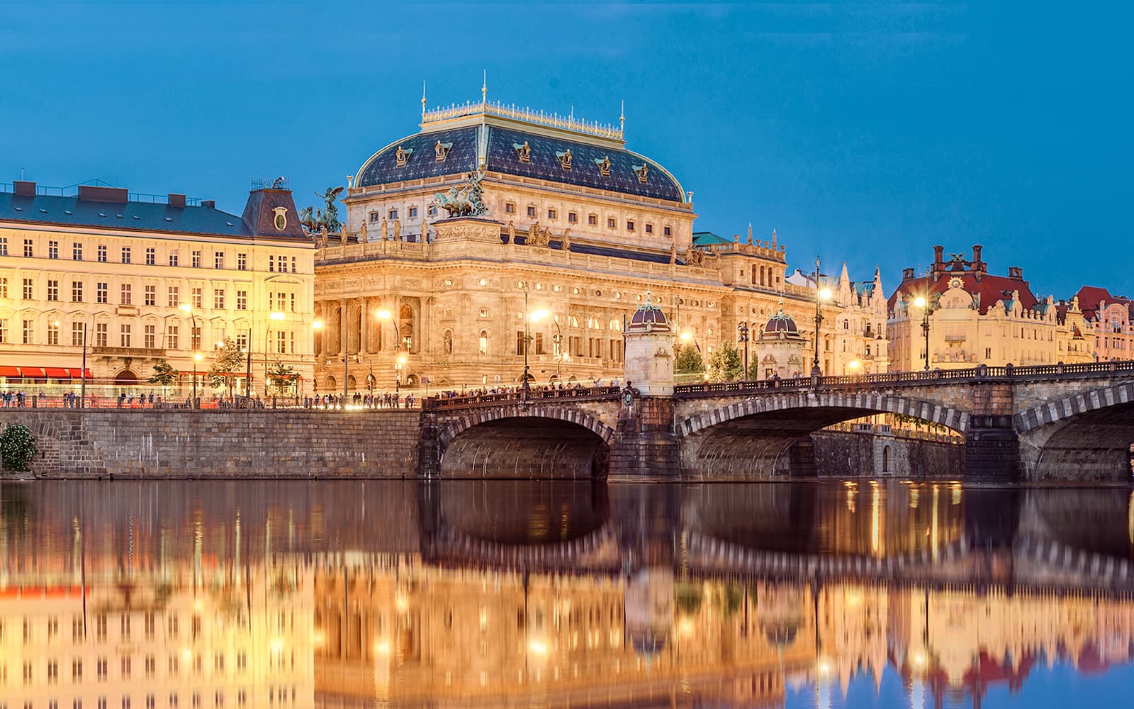 Prague Sightseeing Boat Cruise with Optional Dinner tickets in Prague - Features | TickYourList