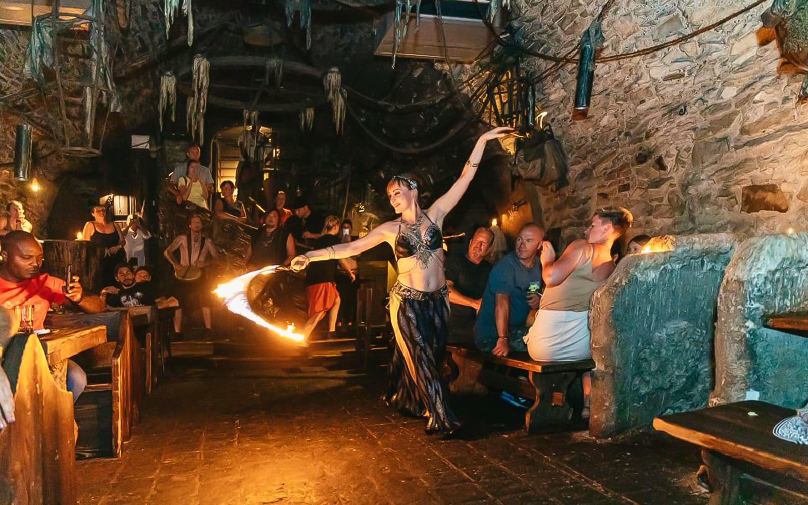 Prague: Early 3-Course Medieval Dinner with Show & Unlimited Drinks